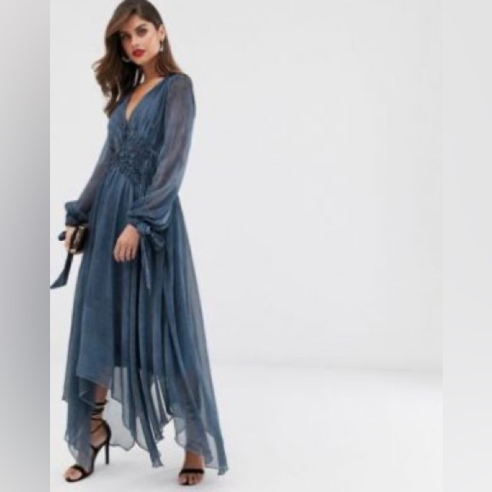 Asos De­sign Blue Em­broi­dered Waist Mi­di Dress